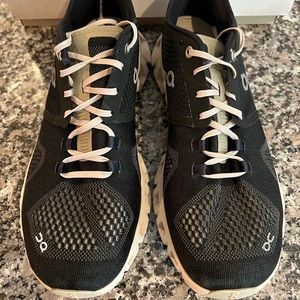 On Cloud X (Cross) Trainers Size 8
